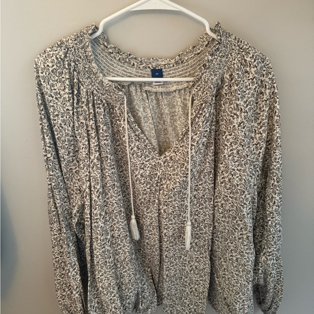 Old Navy Women's Blouse in Black and White Pattern